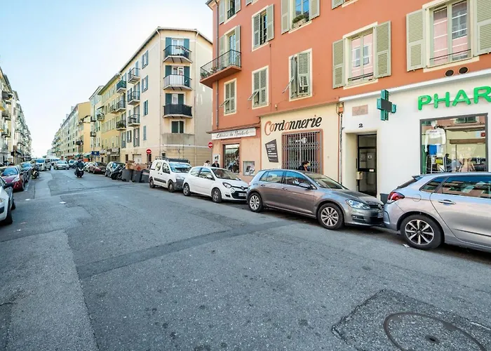 2 Guisol - Moderne 2 Pieces Port De Nice